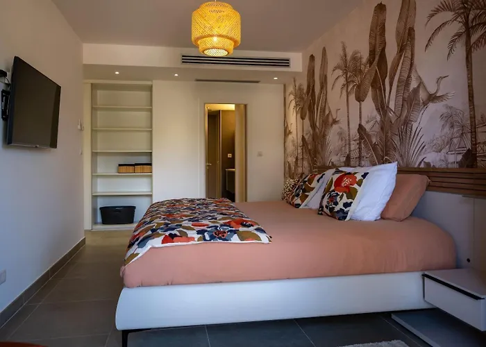 Daire Agosta: Terrace With Sea View - Luxury Flat | By Airnest Albitreccia