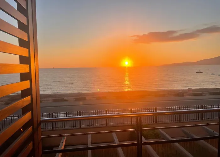 公寓 Agosta: Terrace With Sea View - Luxury Flat | By Airnest